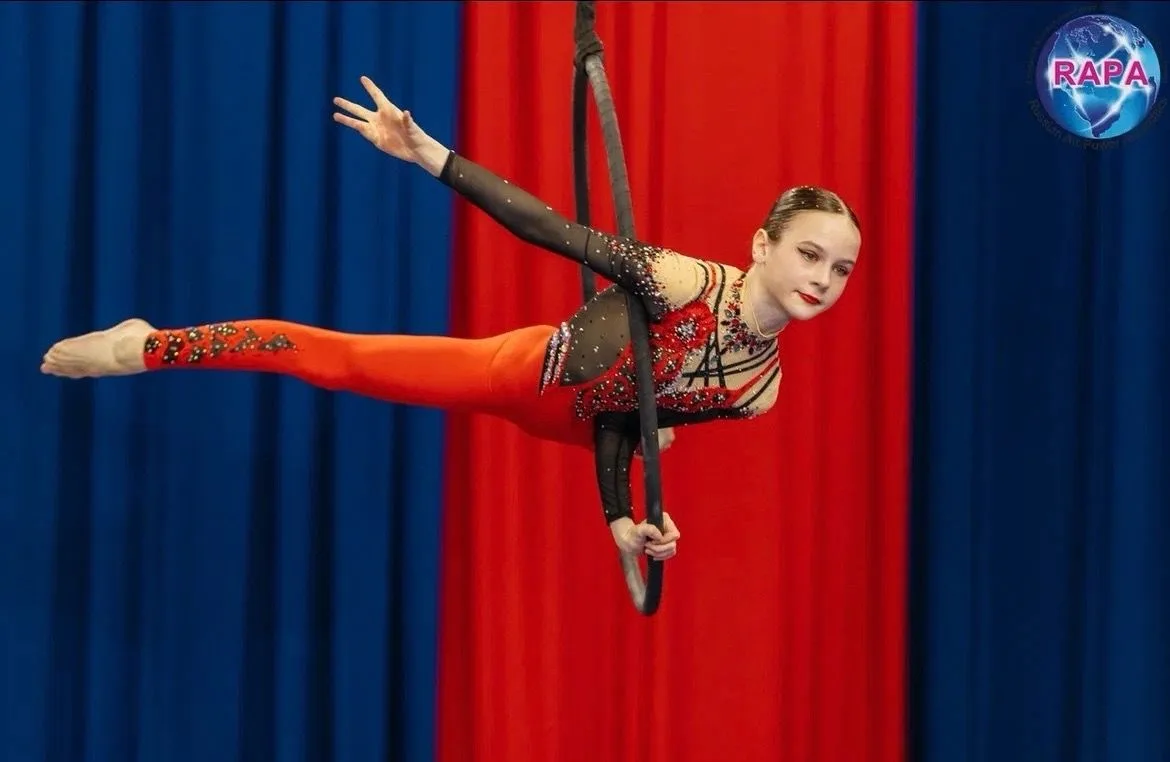 🎉 Поздравляем Ушакову Эвелину, ученицу 5Г класса! 🎉Эвелина вместе со своим дуэтом добилась потрясающ
