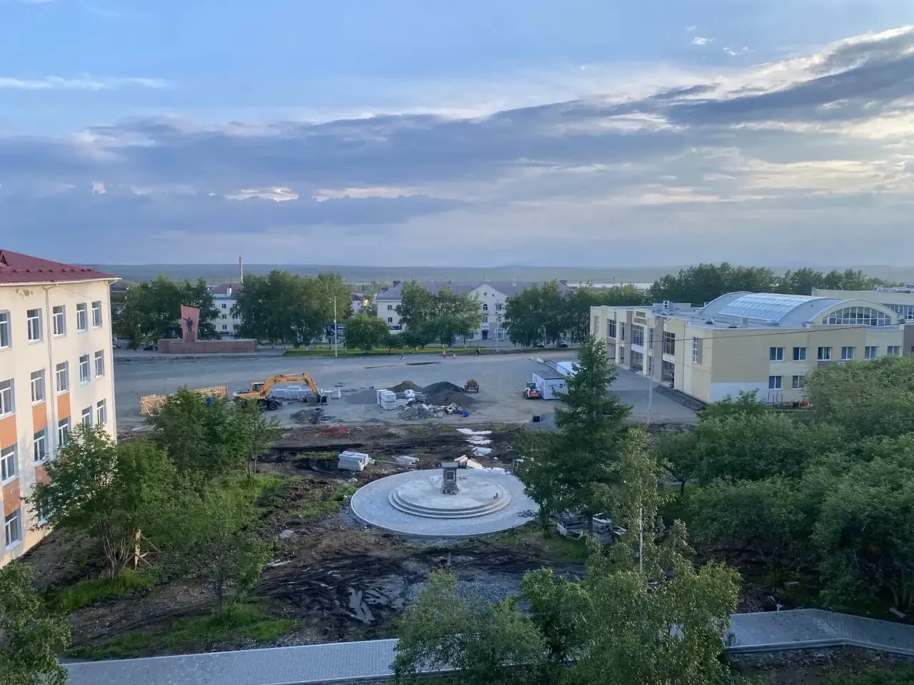 🌥️ Погода в Карпинске на завтра:

🌅 Утро: пасмурно, небольшой дождик ☔, температура +17°С.
☀️ День