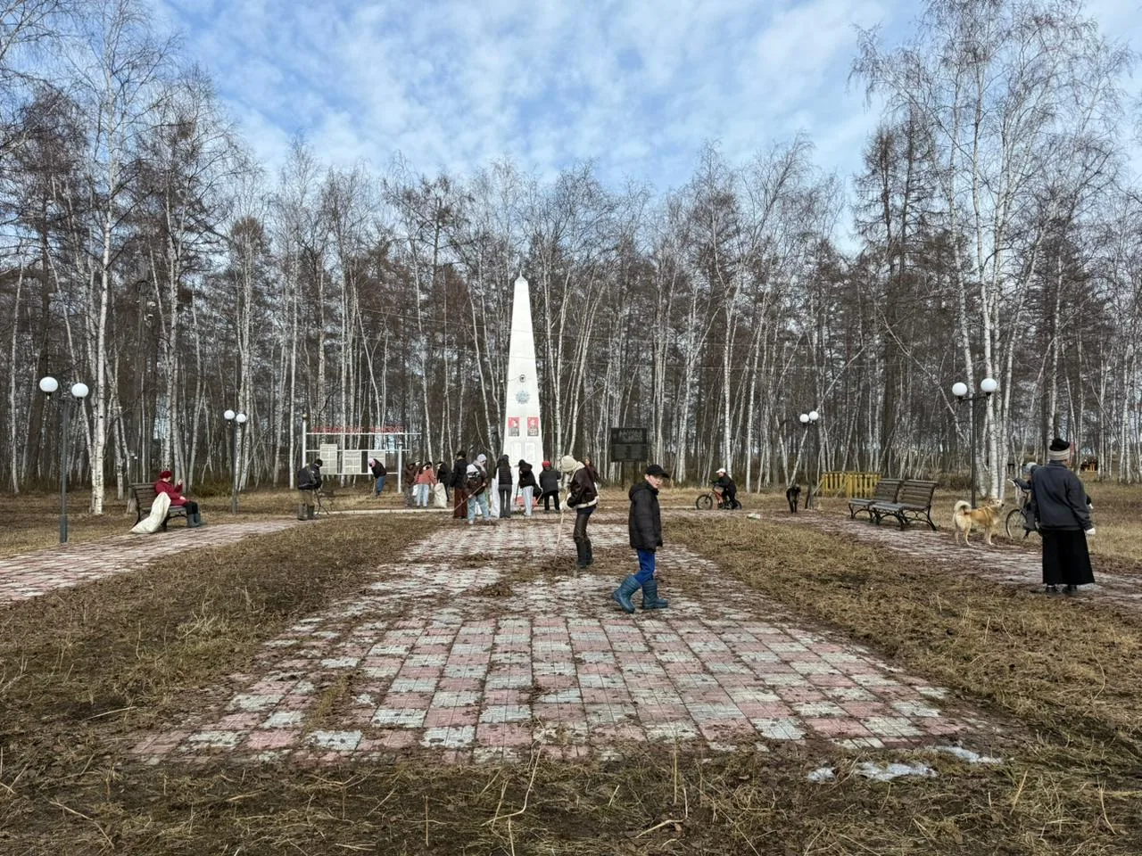 Добрые дела и подготовка к празднику: как наша школа провела субботник.