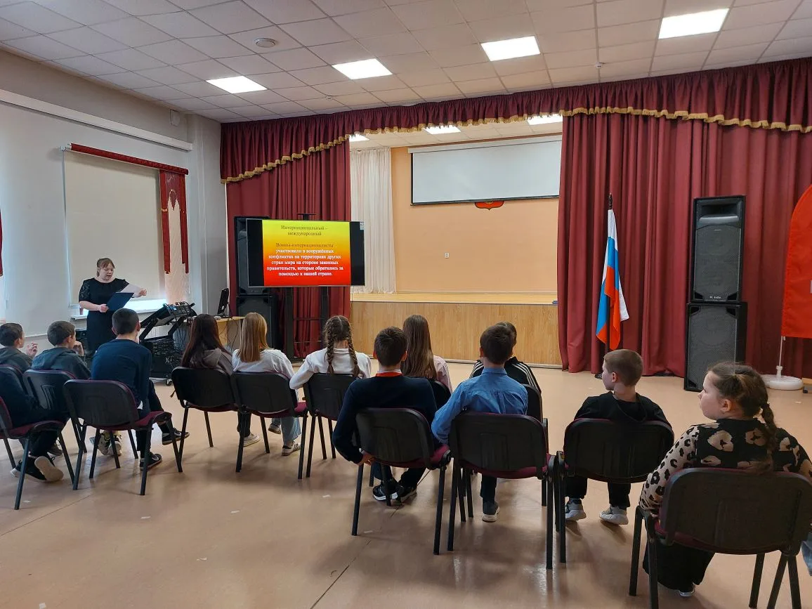 В 5-6 классе прошёл классный час, посвящённый Дню памяти воинов-интернационалистов , ег...