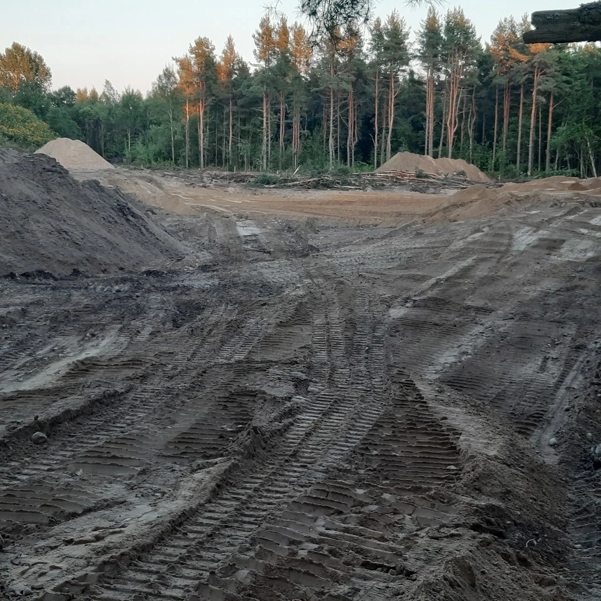 В Приозерске проводится рекультивация территории бывшей мусорной свалки. Наш город стан...