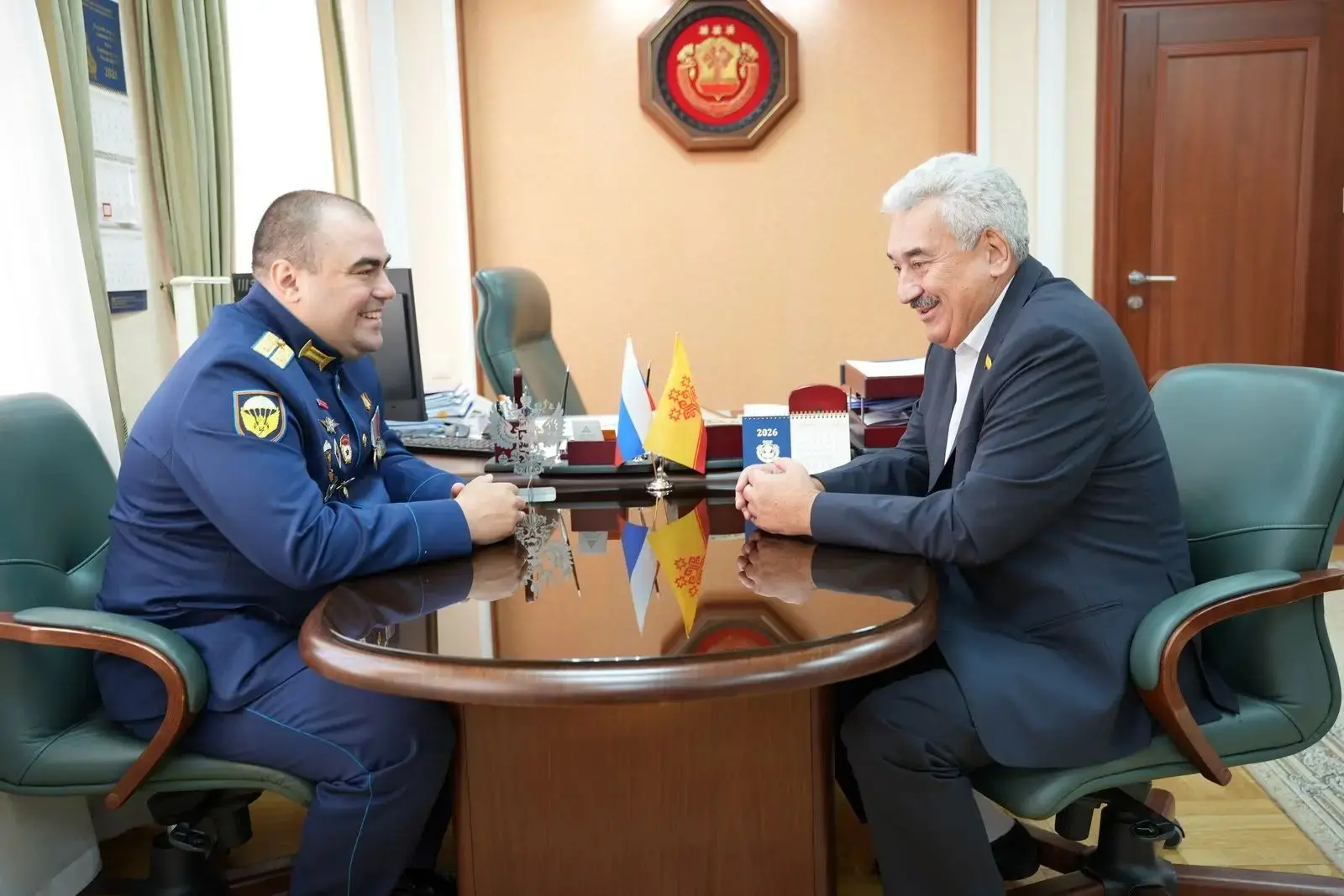 Провел рабочую встречу с Александром Павловичем Осташенковым — военным врачом, участником специально