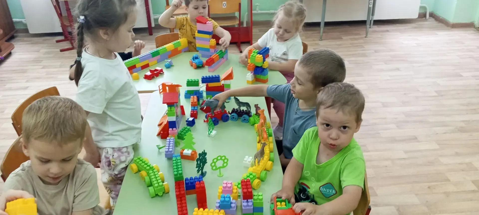 В рамках тематической недели "Бережем природу" юные исследователи второй младшей группы 12 проявили 