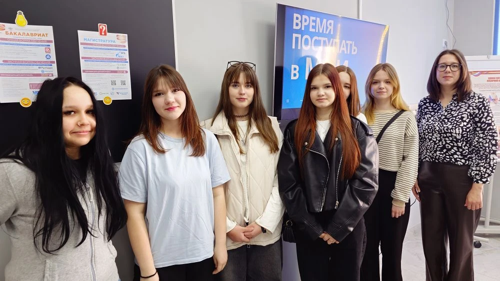 Сегодня ученики 9 классов провели последний день в пришкольном лагере. Для ребят были организованы н