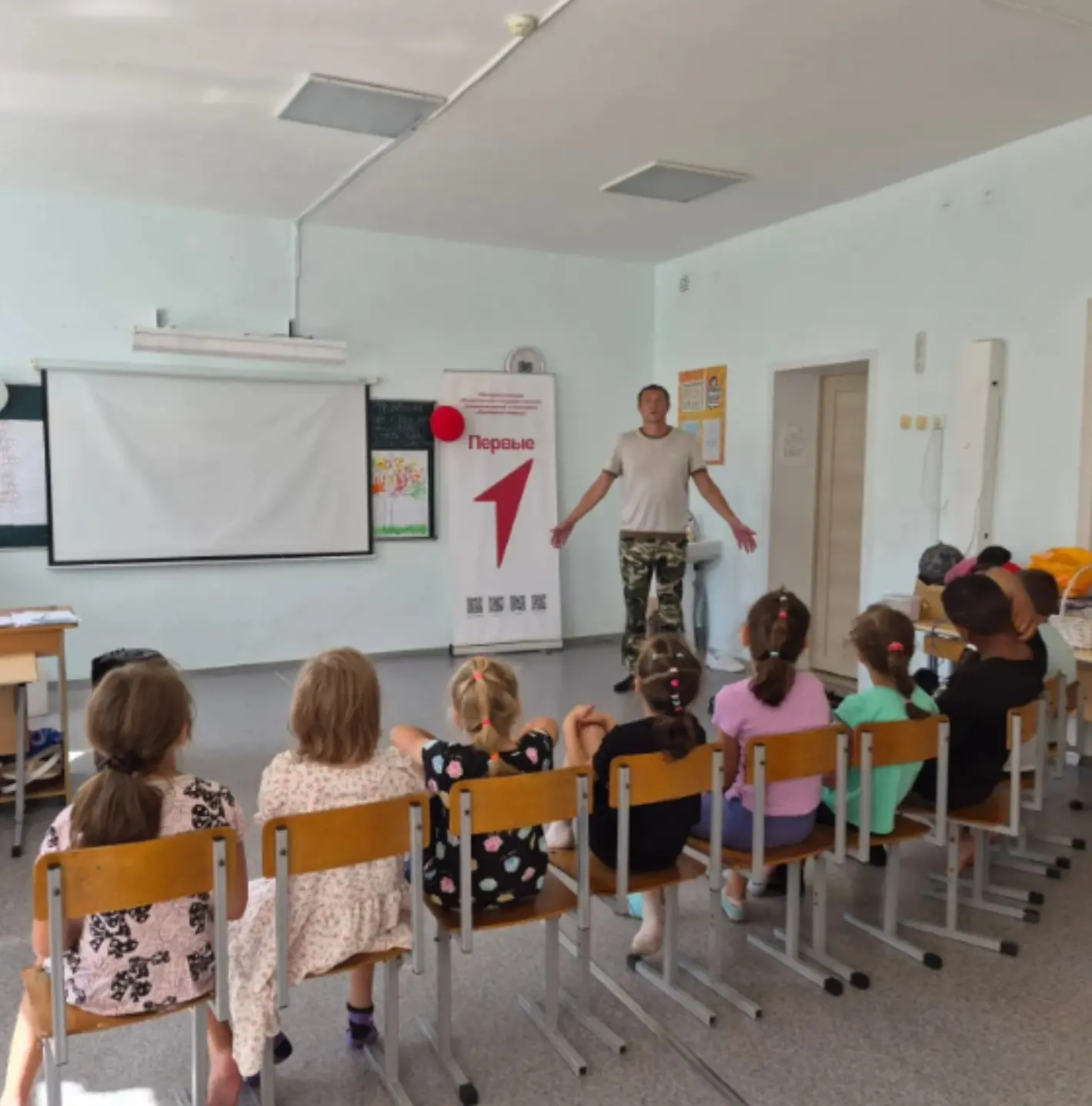 День творчества, безопасности и русских сказок в нашем лагере!☀️

Сегодняшний день прошел под девизо
