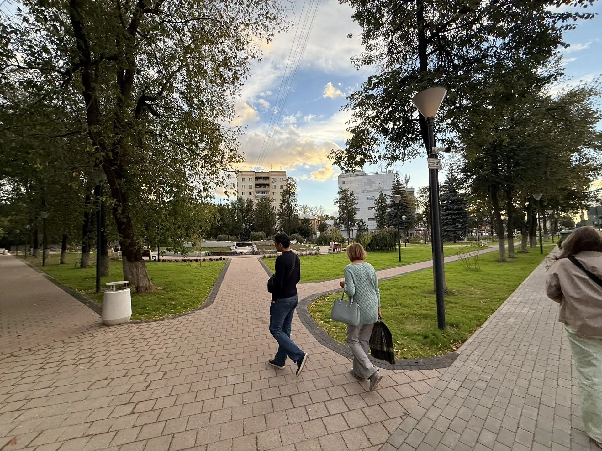 Скоро будет вообще шикарная аллея