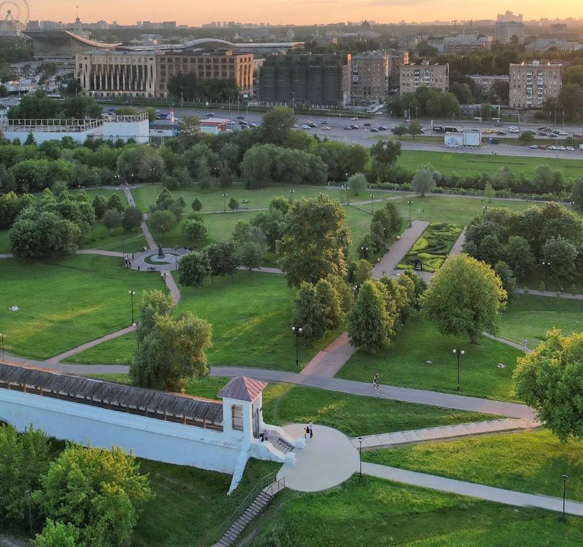 🌳 Шикарный вид сверху на парк «Акведук»