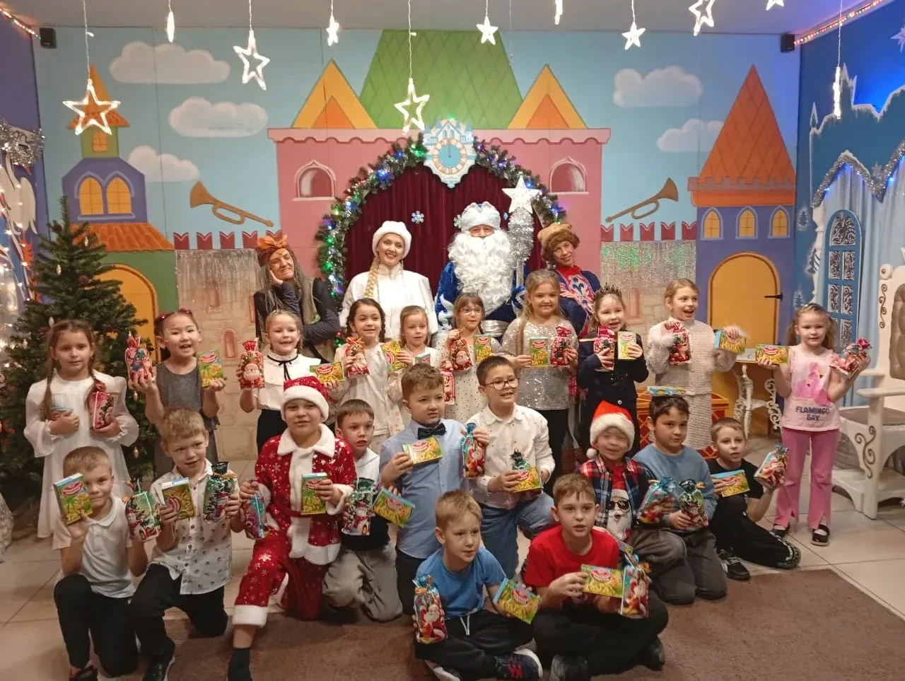🎄 Новогодний праздник 1 "Г" класса! 🎭✨Ученики 1 "Г" класса весело и незабываемо отметили Новый год в