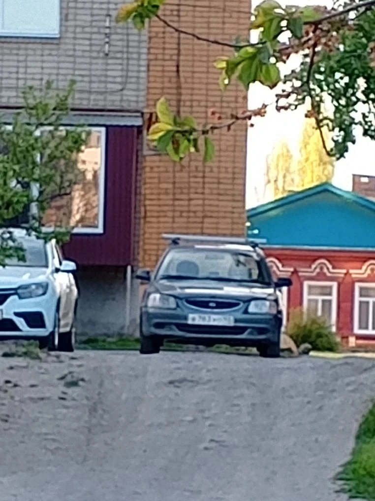 Вот так мы не могли проехать к себе домой из-за такого наглого водителя!, ему так захот...