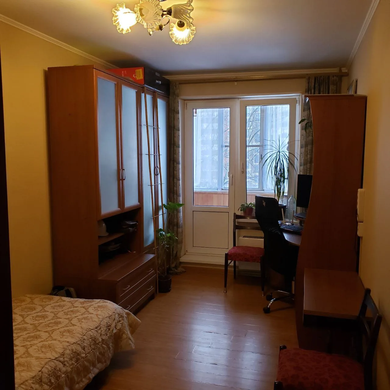 Комната ❤️
м. Беляево

Сдам комнату 15 м2 с балконом, аренда для одного мужчины средних лет или моло