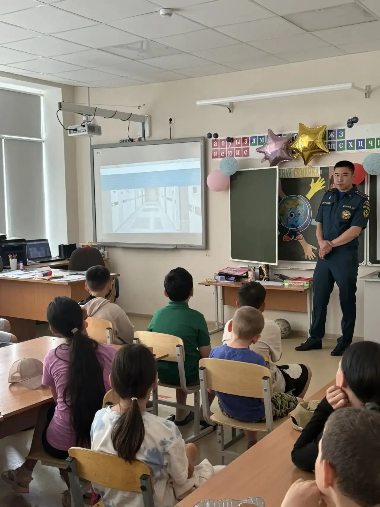 В гостях у лагеря инспектор МЧС Республики Калмыкия🧑‍🚒🚒

Сегодня наш летний пришкольный лагерь по