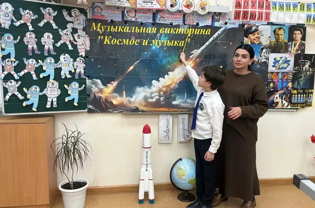 В преддверии замечательного праздника – Дня космонавтики – в 3 г классе МБУДО «Дом творчества» совме