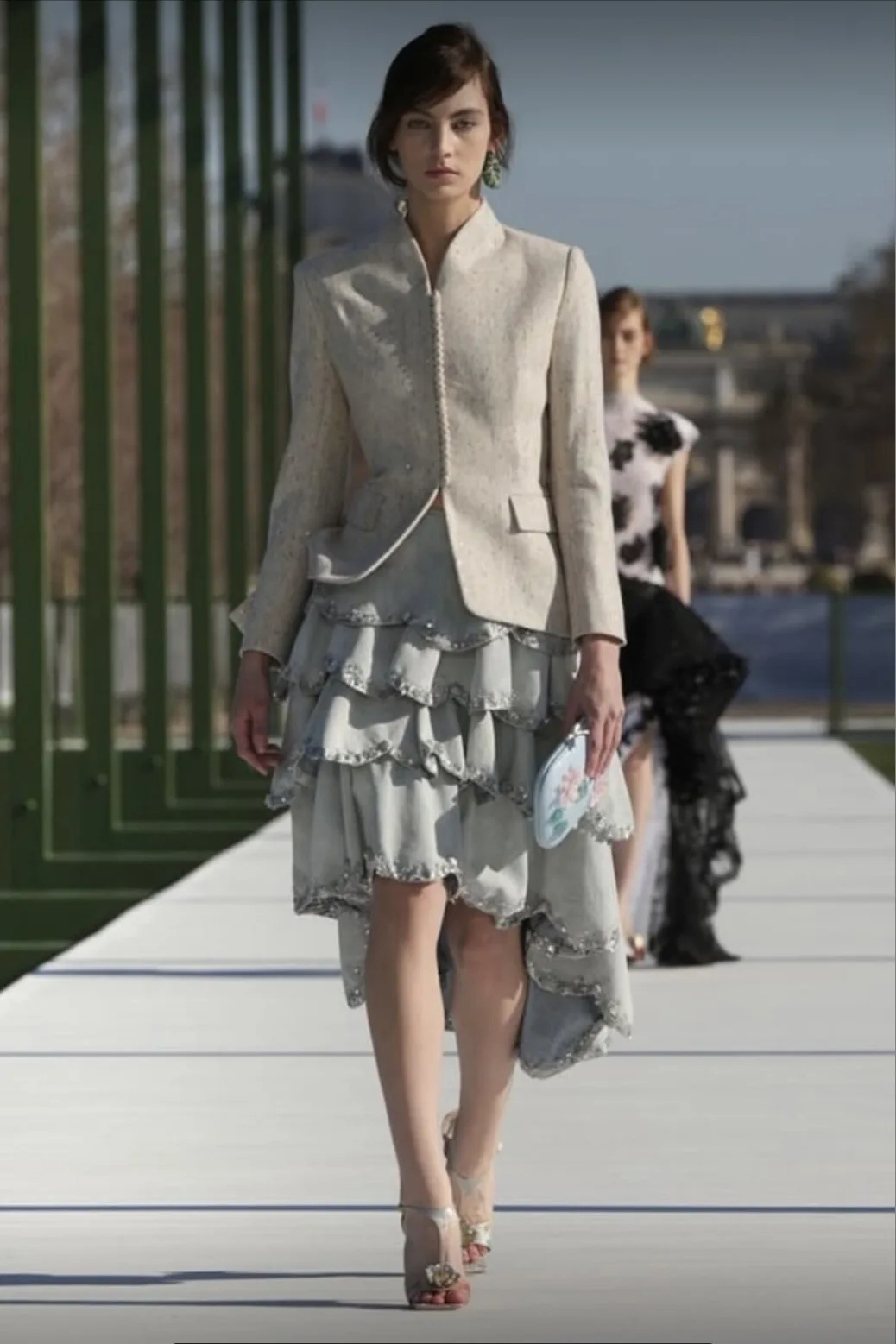 А вот и коллекция - источник моего вдохновения. Показ Dior осень-зима 2026 на оставил с...