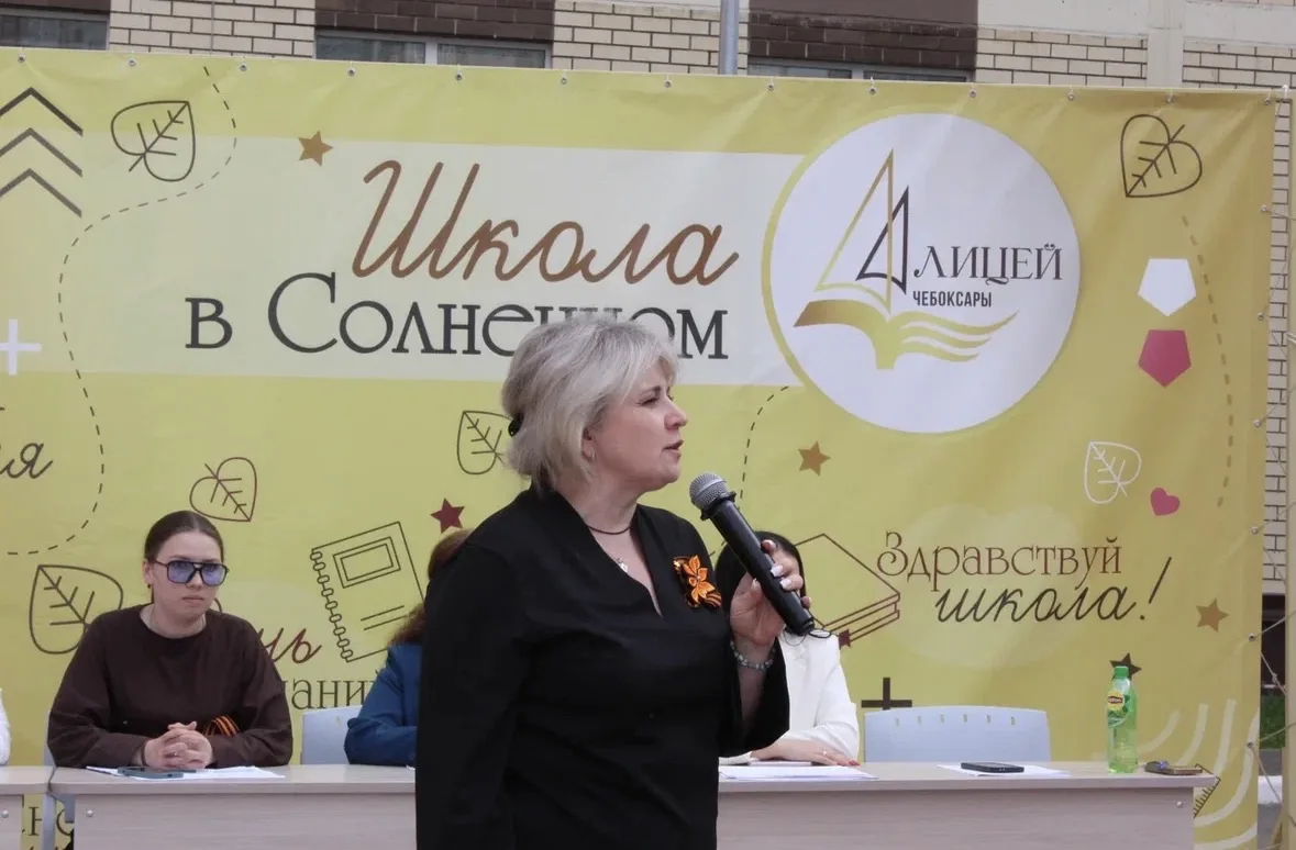 🌟 Во втором корпусе нашего лицея прошла череда смотров строя и песни, и закрыли его, блистая на плац