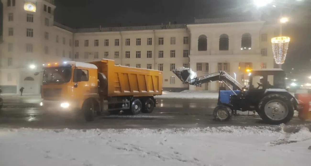 Чебоксарцы могут в режиме реального времени отслеживать, где работает снегоуборочная техника  Фото: 