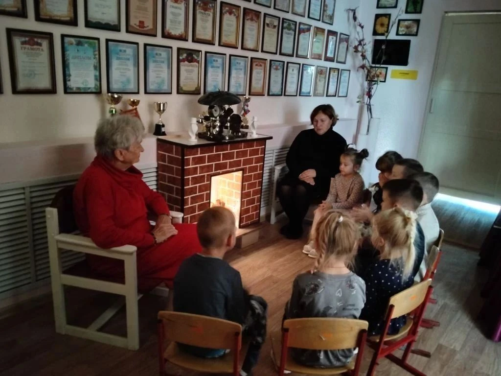 Главное в жизни — это семья, где есть мама, папа и я!