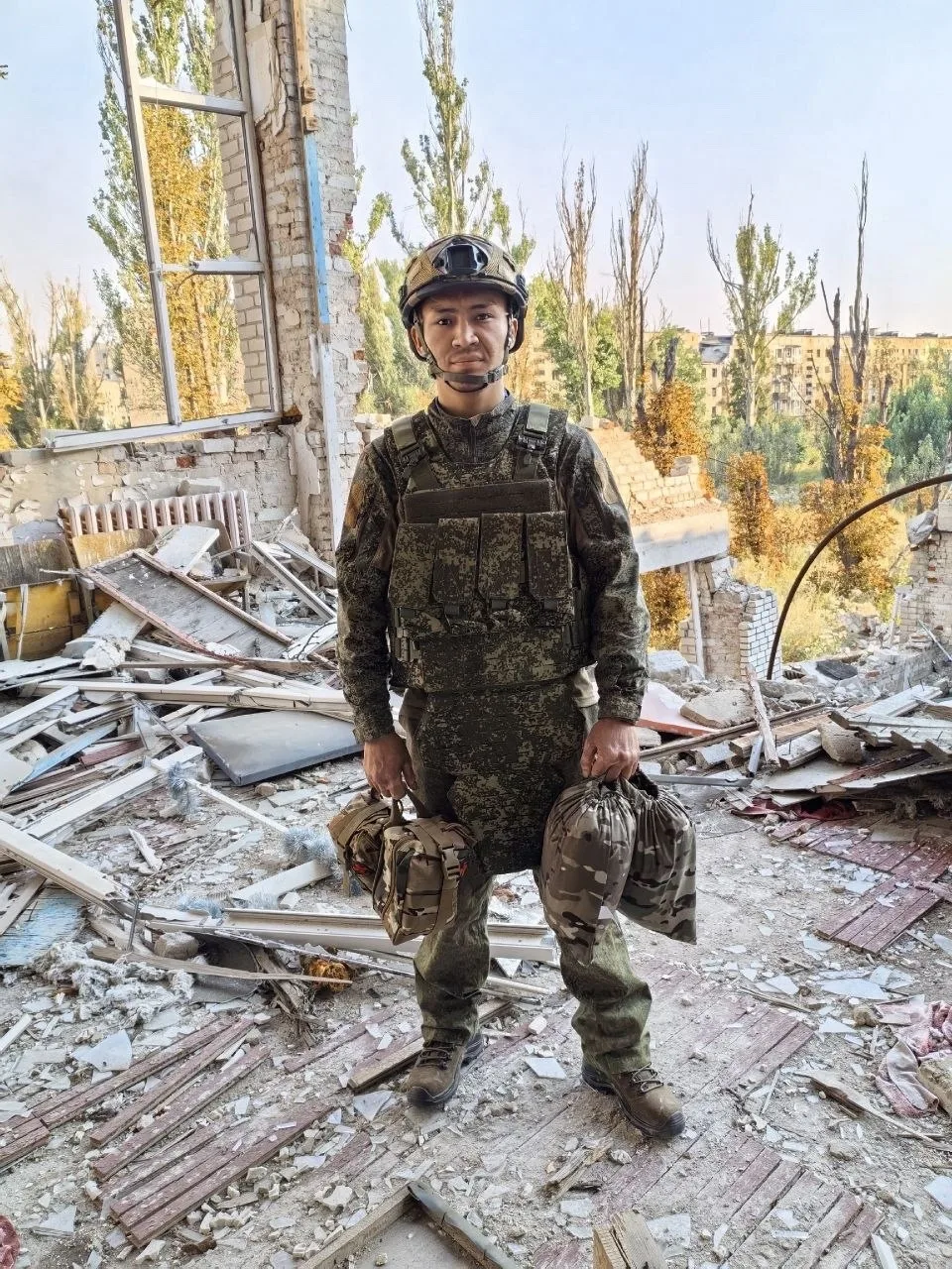 ❗️Сибирский боец СВО шлет горячий привет землякам