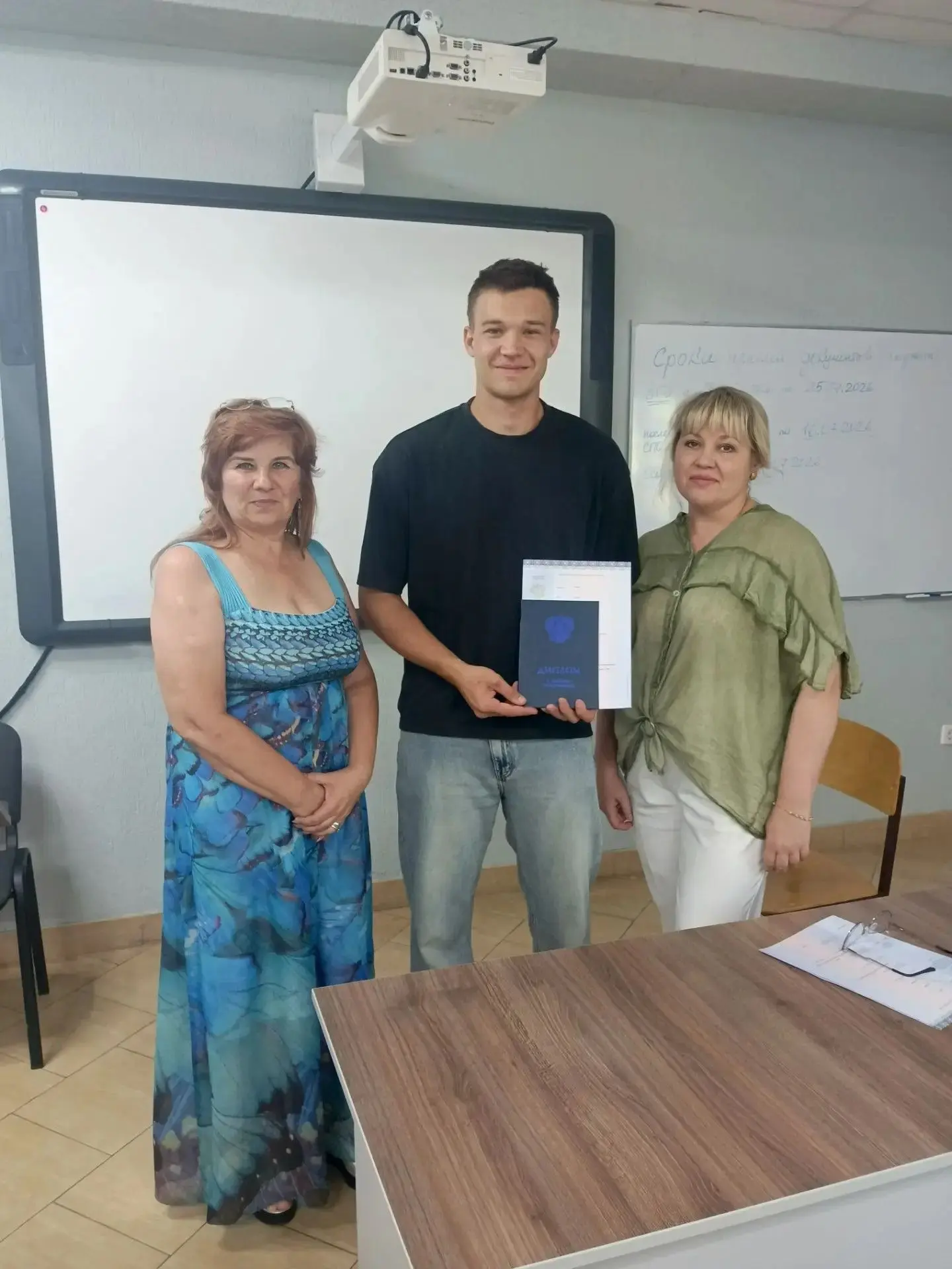 Шаг в будущее!
В НФ БГТУ им. В.Г. Шухова вручили дипломы бакалаврам!
 
В стенах нашего университета 