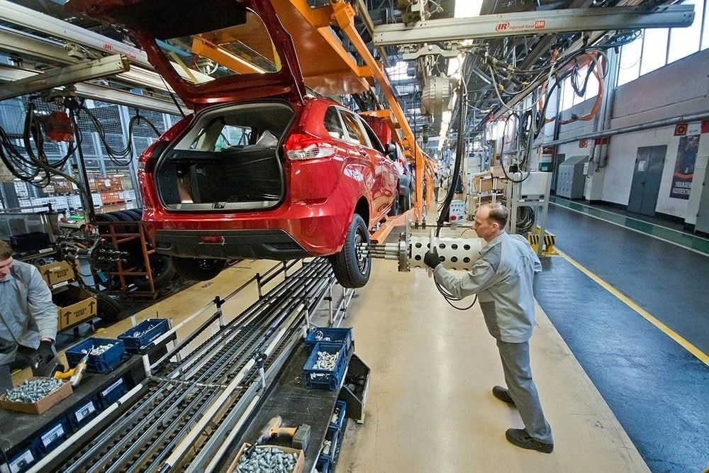 АвтоВАЗ остановил конвейер на две недели — с 27 июля по 16 августа завод ушёл в корпоративный отпуск