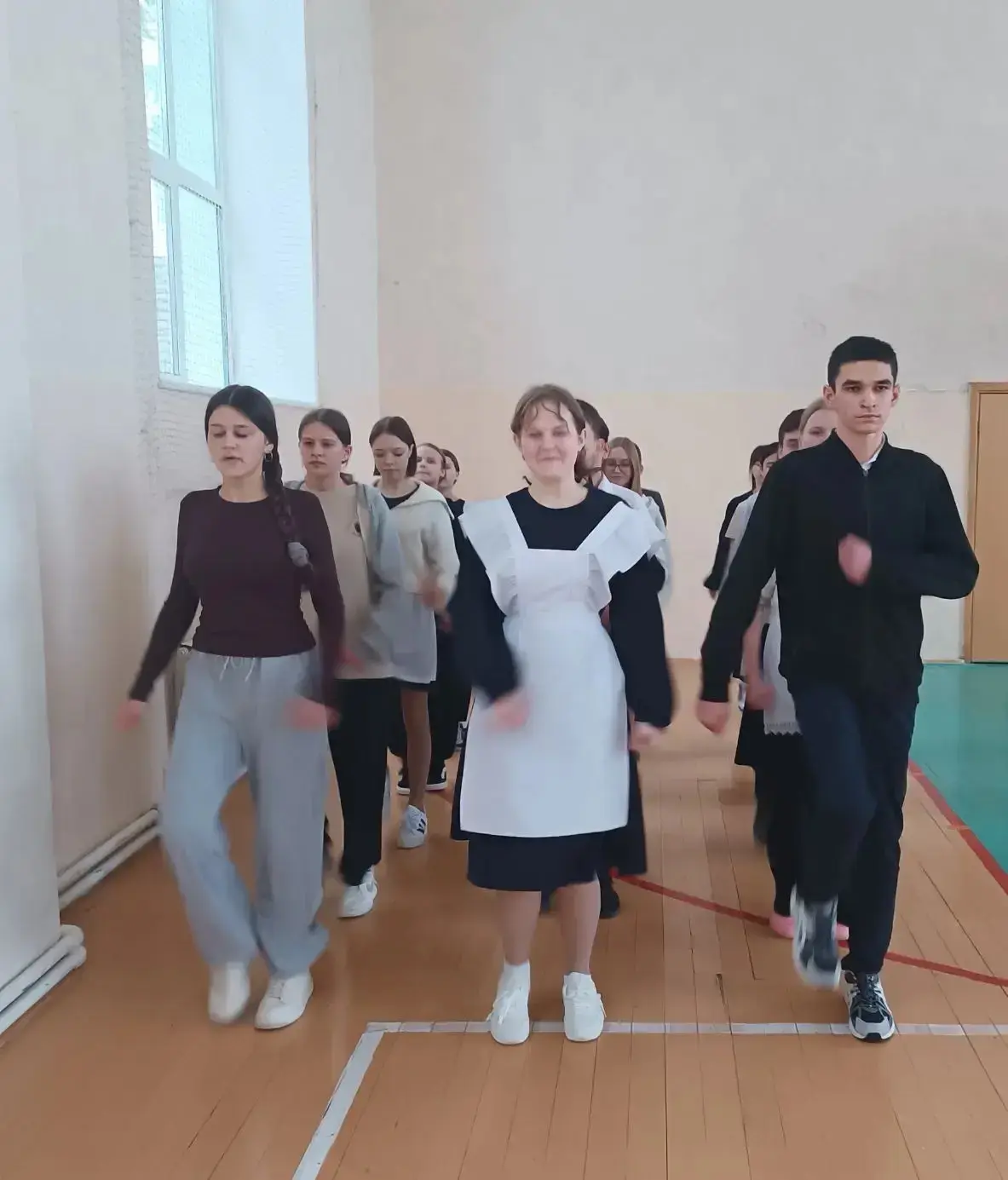 В нашей школе дан старт подготовке к Параду Победы. С 6 апреля ученики 7–11 классов при...