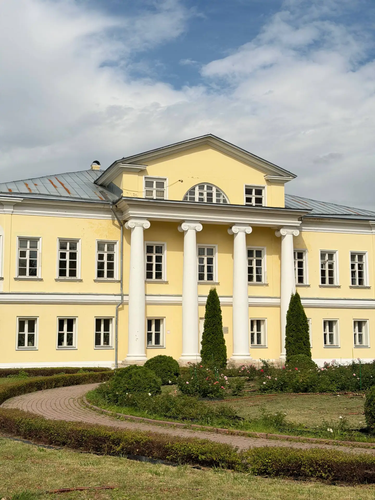 Усадьба с коммуналками