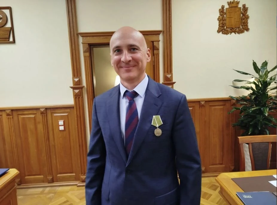 Генеральному директору АО «Теплокоммунэнерго» Денису Подгайнову вручена медаль «За помо...