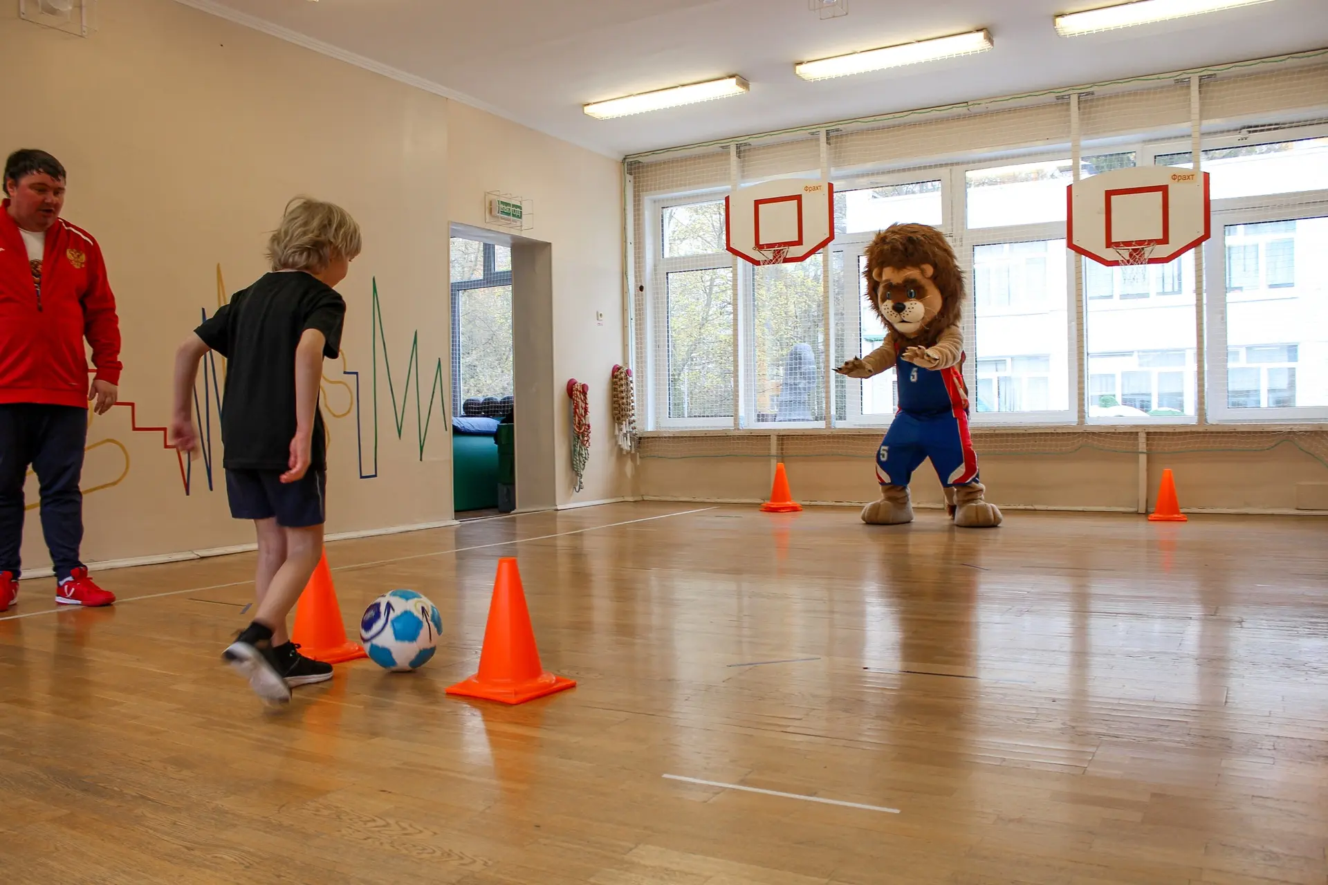ЗВЁЗДОЧКИ ФУТБОЛА ⚽️🦁  В дошкольных отделениях нашей школы состоялось интересное спортивное событие.