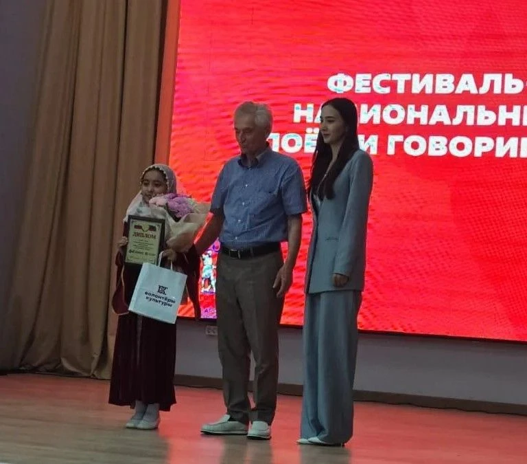 В рамках реализации проекта фестиваля-конкурса национальных культур «Поём и говорим на ...