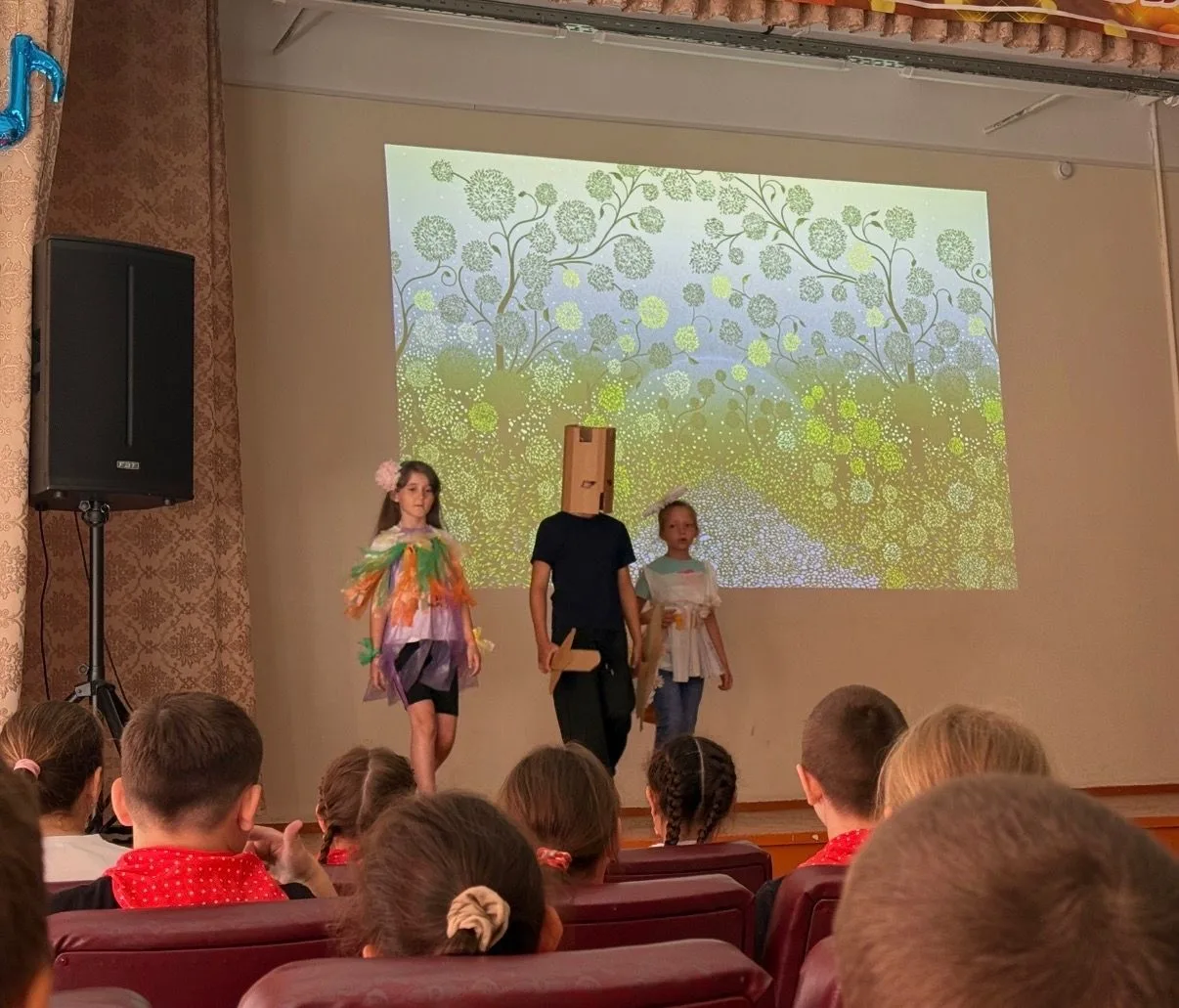 Летняя площадка: Мы за мир!
На нашей площадке всегда происходит что-то интересное! Каждый день напол