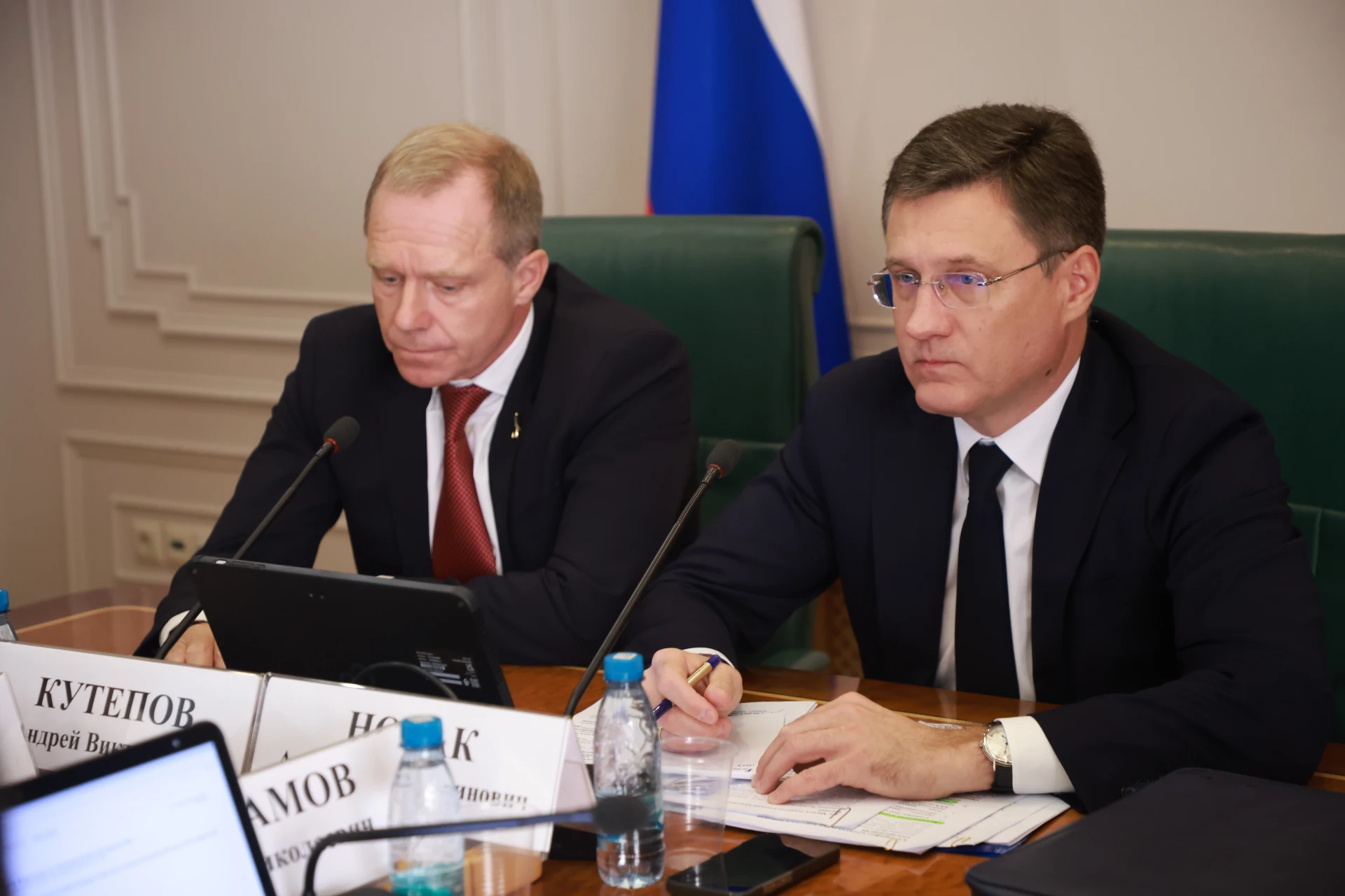 Александр Новак принял участие в заседании комитета Совета Федерации по экономической п...