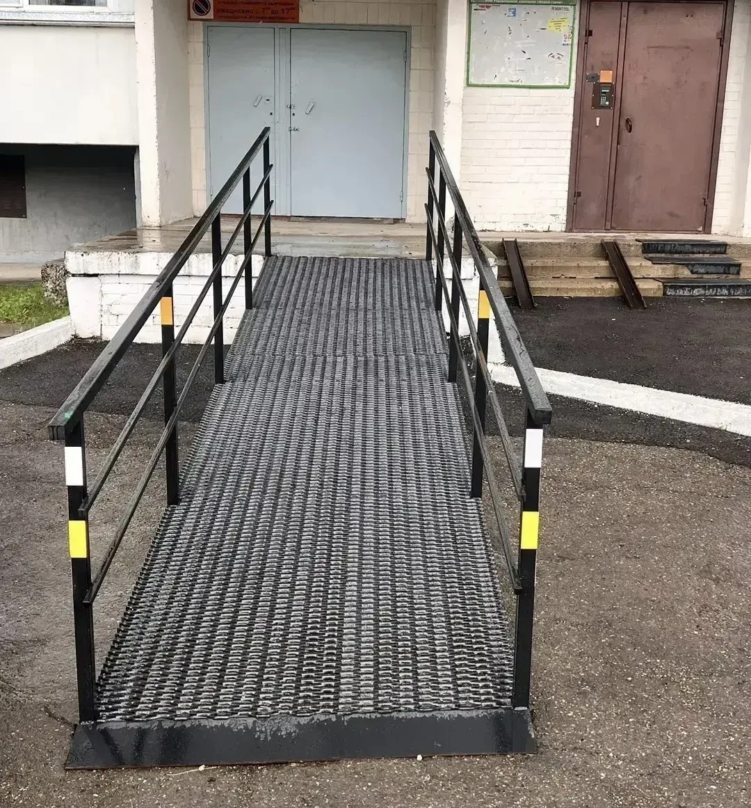 ♿ Без пандуса — никуда: прокуратура помогла маме с коляской в установке пандуса в красноярской много