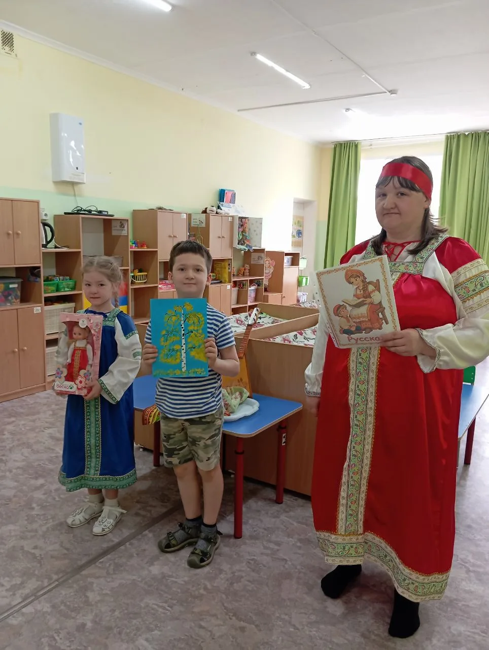 * #ГДОСамара
В рамках реализации мероприятий, посвящённых Году единства народов России, воспитатели 