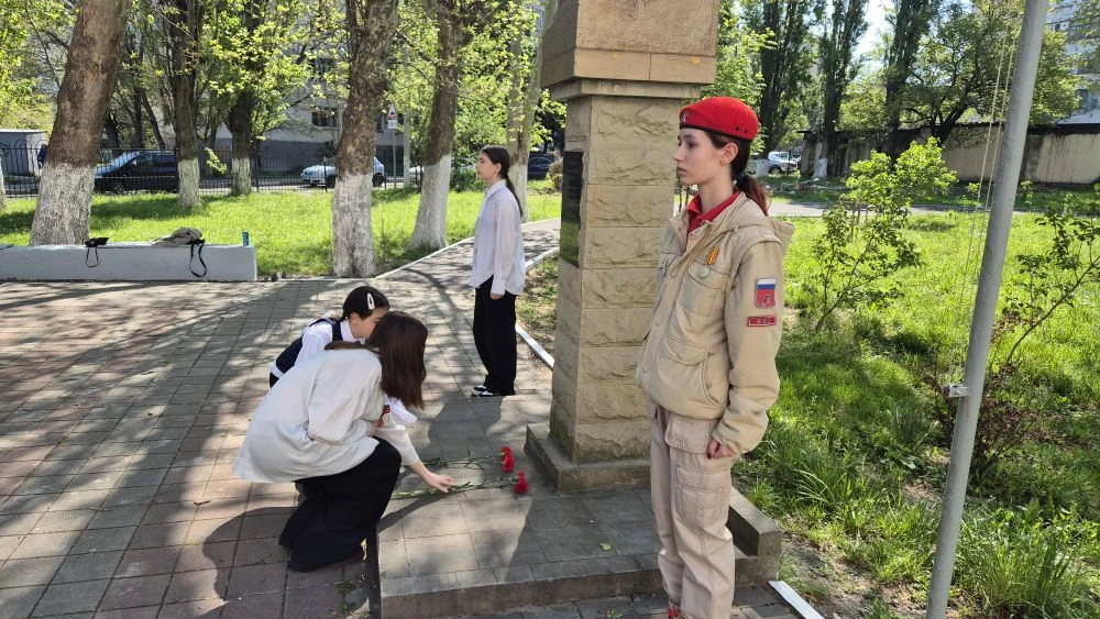 🇷🇺 9 мая: Помним подвиг, гордимся Победой!  Сегодня в нашей школе прошли мероприятия, посвящённые 81