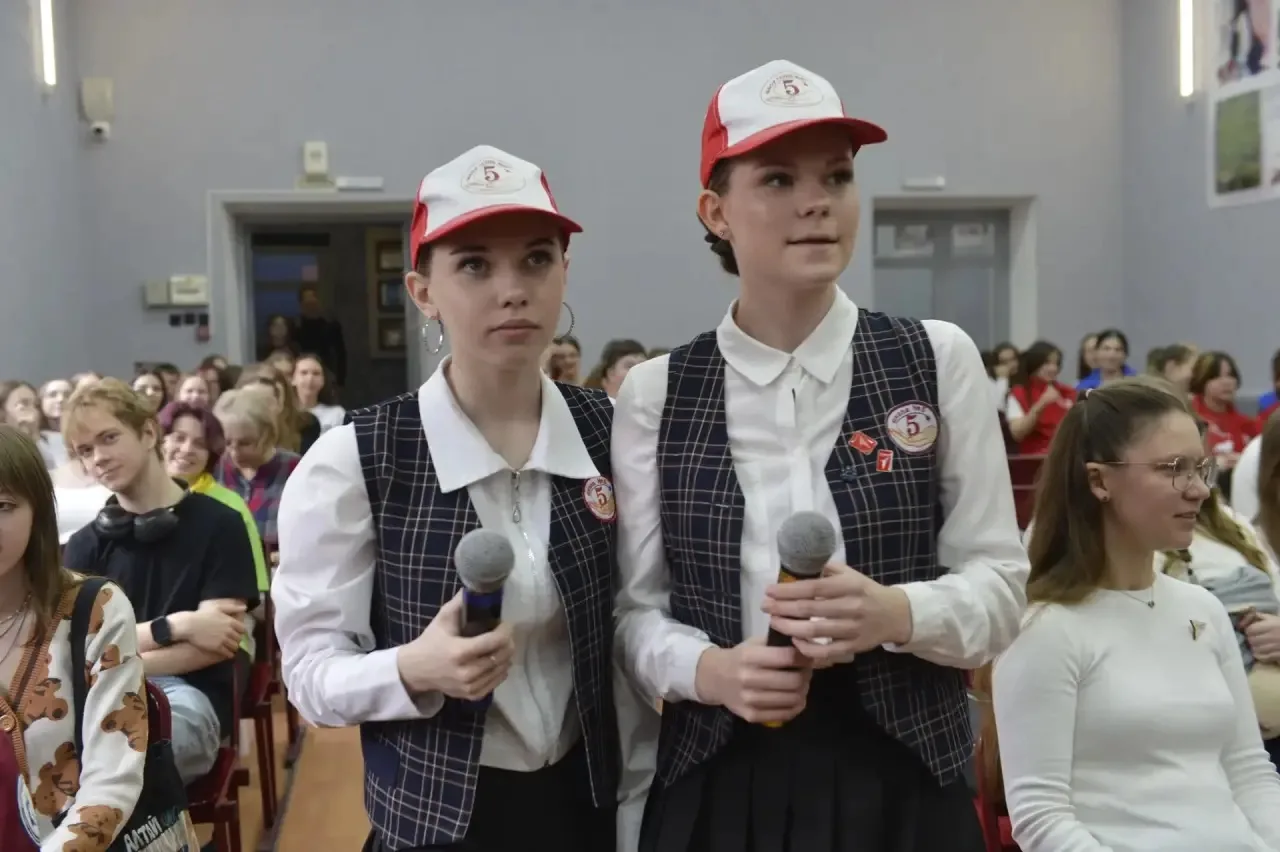 🤍💙❤️ Наши ребята из волонтёрского отряда «Добрые сердца» стали участниками окружного молодёжного фор