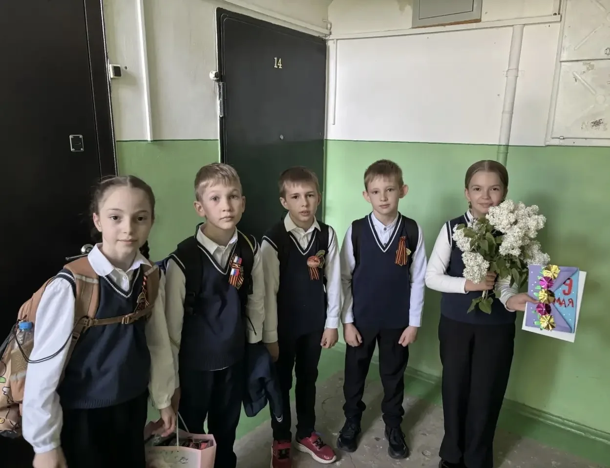 🕊️Поздравляем тех, кто подарил нам мирное небо!   ✍️В преддверии Дня Победы обучающиеся 3а класса шк