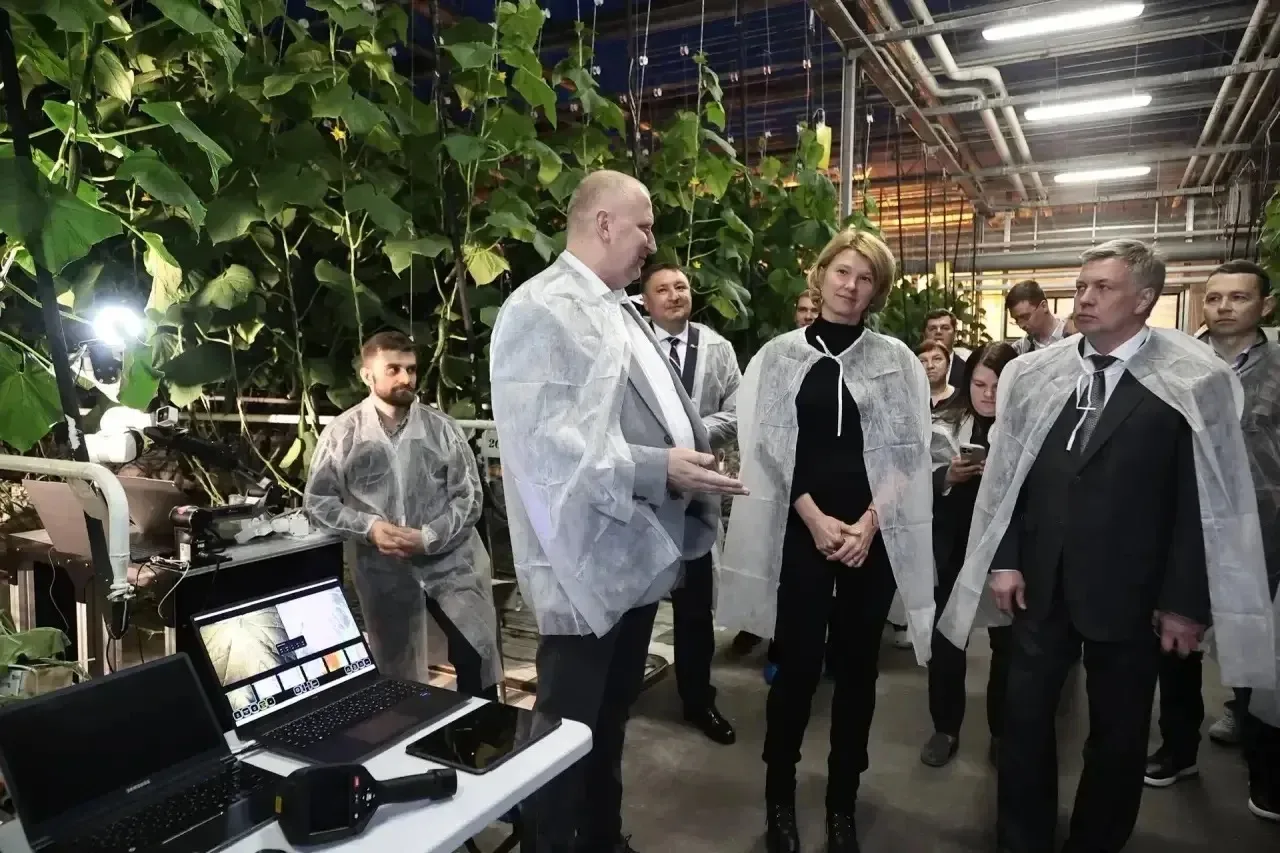 Разработки СтГАУ представили Министру сельского хозяйства РФ 🤖🌾  Министр сельского хозяйства РФ Окса