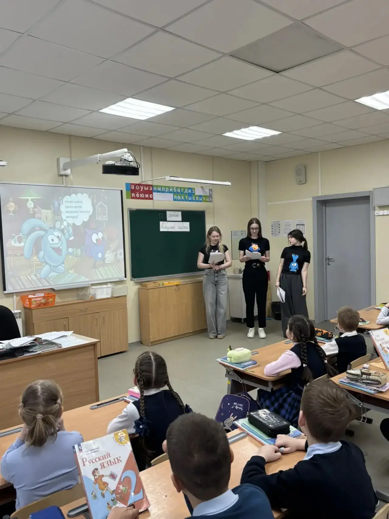 🍏Заботимся о здоровье: беседа о витаминах  Студентки 2-го курса педиатрического факультета ТГМа пров