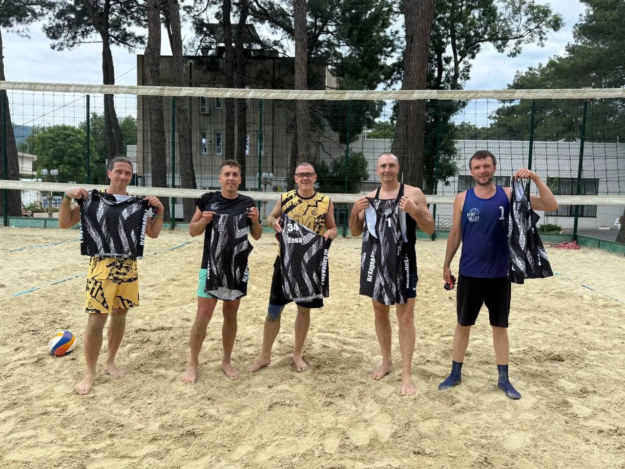 Новые маечки, сшитые специально для июнького выезда☀️🫶🏻🤲🏻🐍
