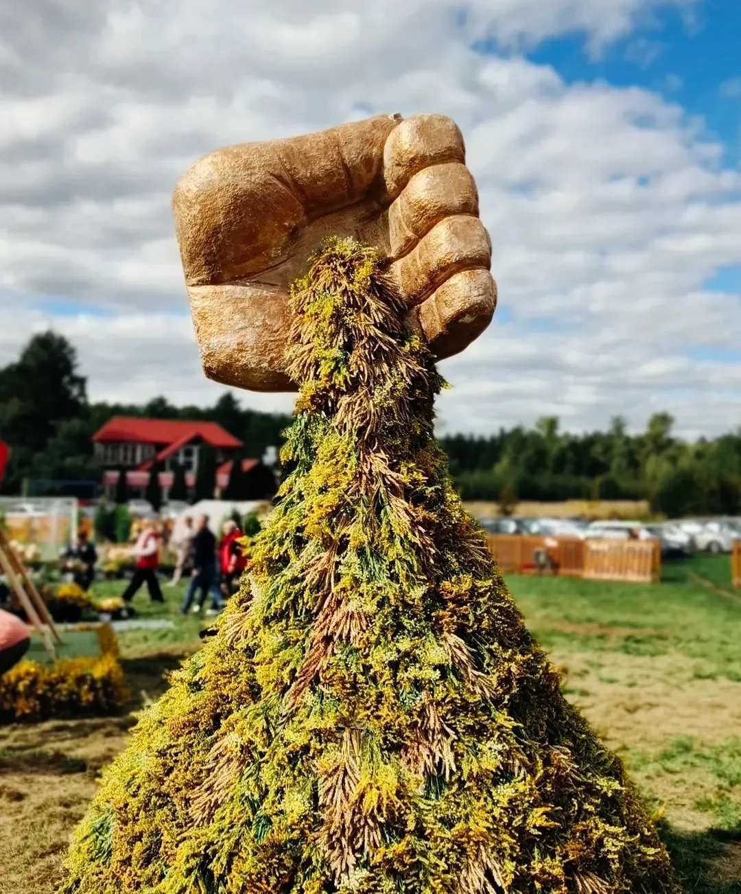 Подготовка к поазднику цветов 🏵️💐🪻🌼🌻