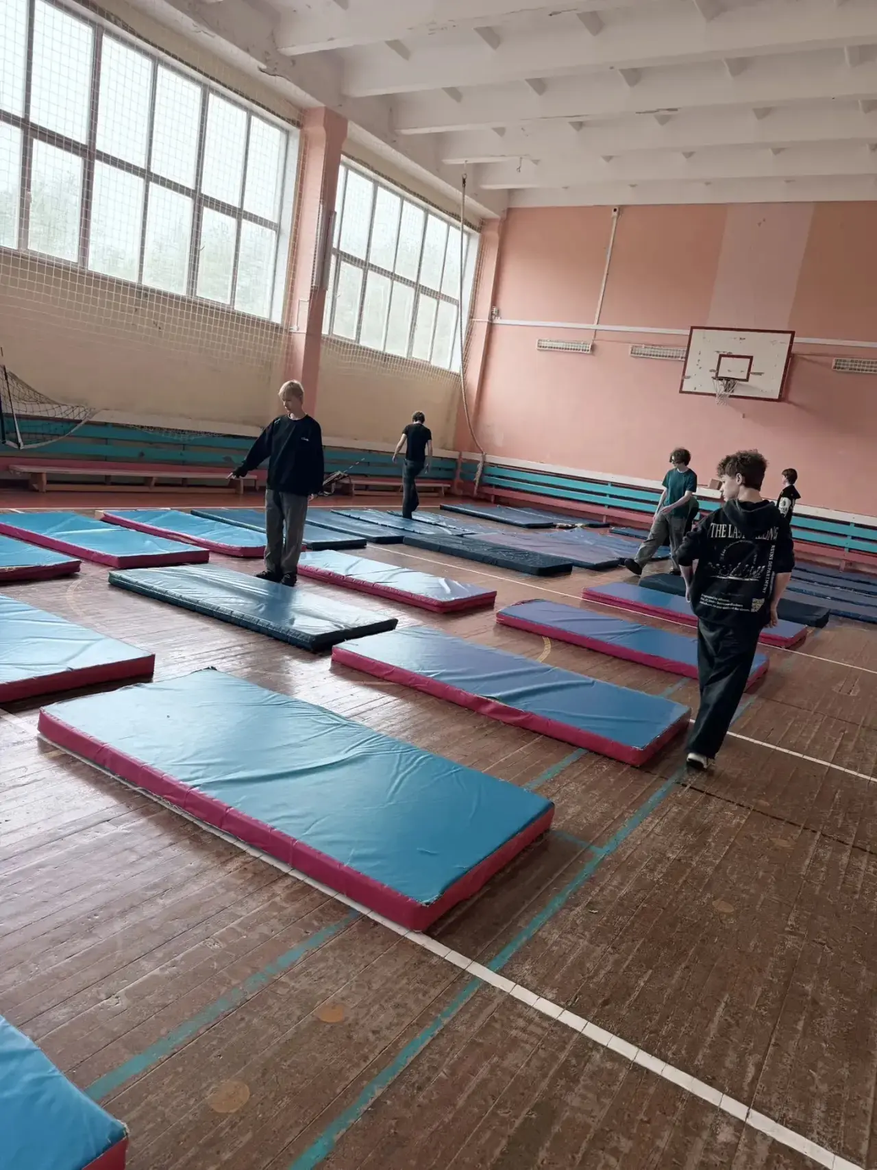 🇷🇺 Отряд мэра: трудовое лето продолжается!

Пока одни ученики наслаждаются каникулами, наши бойцы 