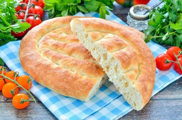 🍞 Матнакаш армянский хлеб в духовке

Ингредиенты

• Пшеничная мука — 250 г
• Вода — 170 мл
• Сухие 