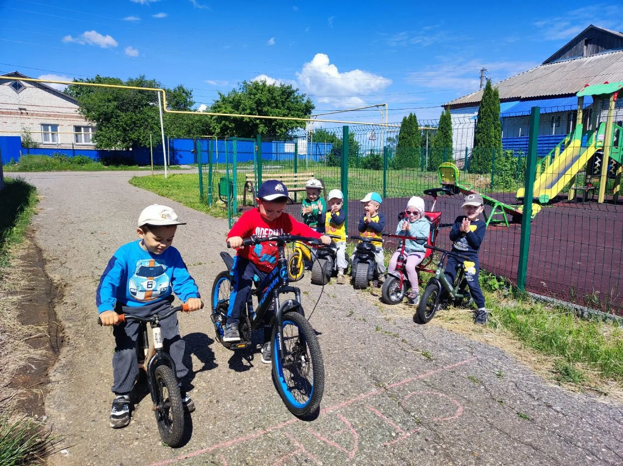 🚲 С праздником, юные велосипедисты!