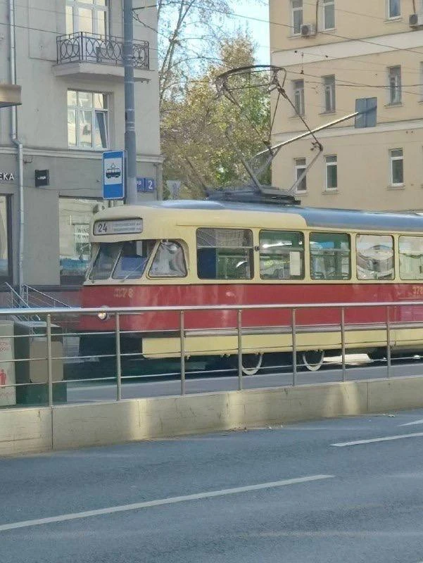 У соседей в Преображенском заметил ретро-трамвай 🤔