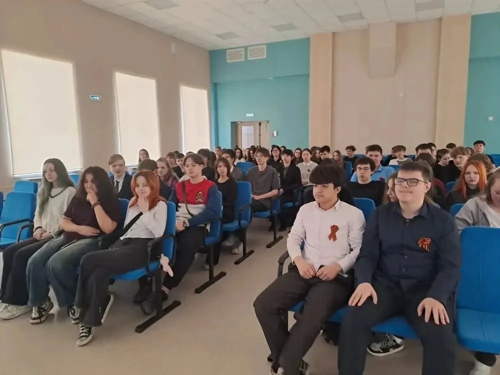 🎞️ Тематические кинопросмотры в рамках Марафона «Наследники Победы»  🎬 В преддверии 81-й годовщины В