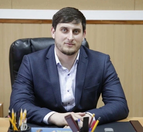 ❗️Арсен Шерифов назначен временно исполняющим полномочия главы Каспийска.