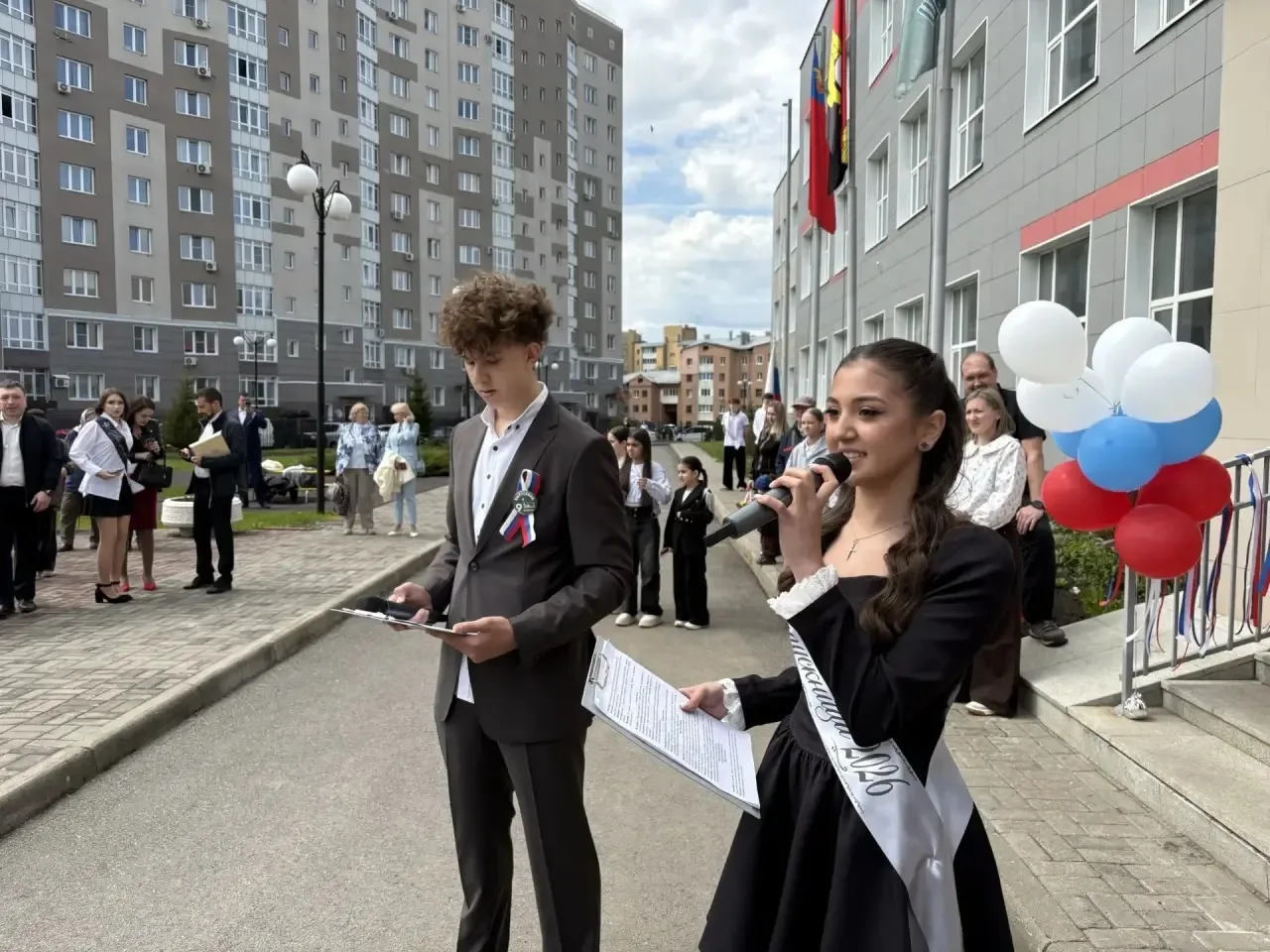🔔 Последний звонок — 2026: со слезами на глазах и верой в будущее! 🌸✨  Сегодня в стенах нашей школы 