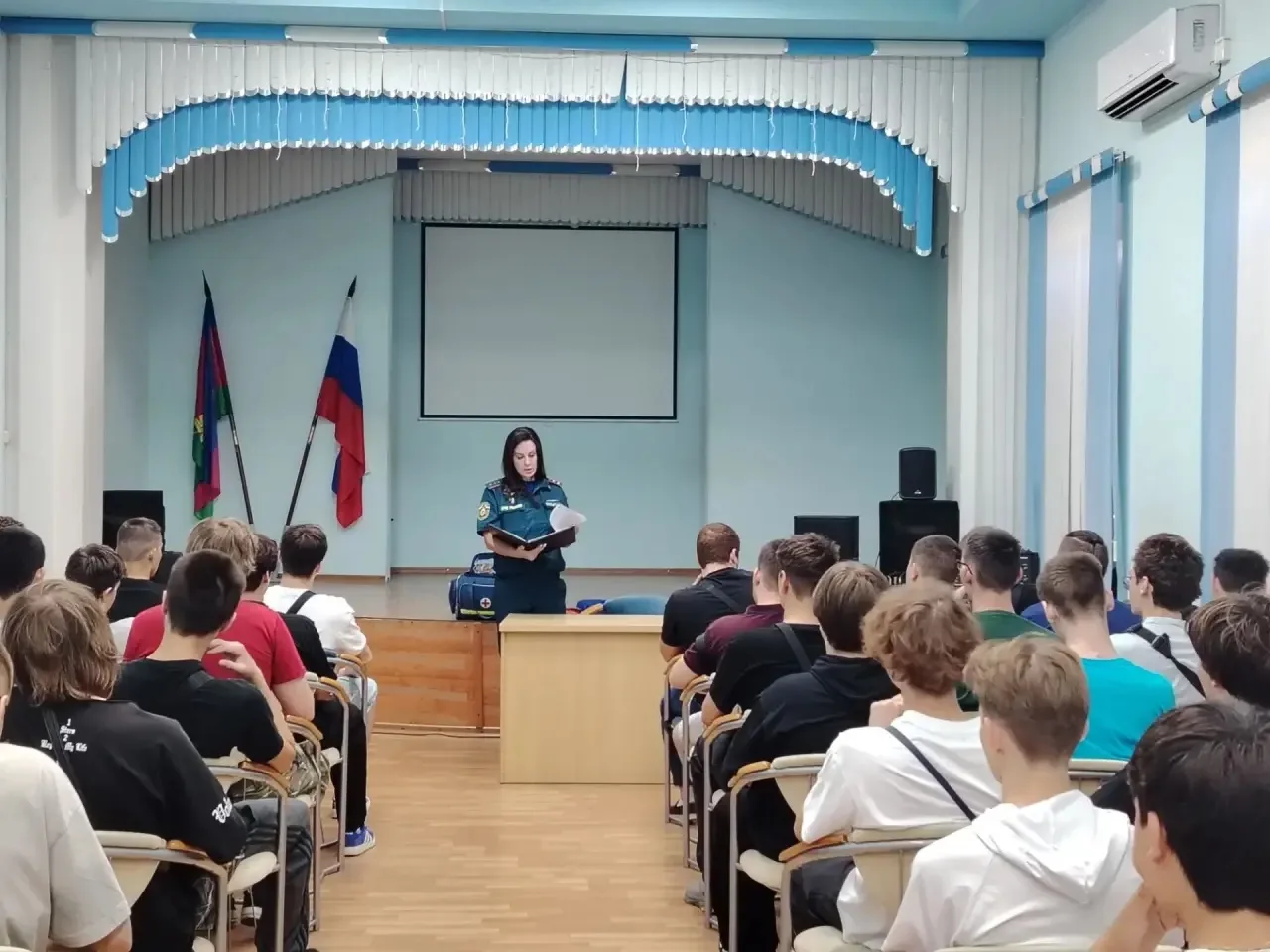🎖️ Учебные военные сборы: практика, мужество, готовность

В Краснодарском торгово-экономическом кол