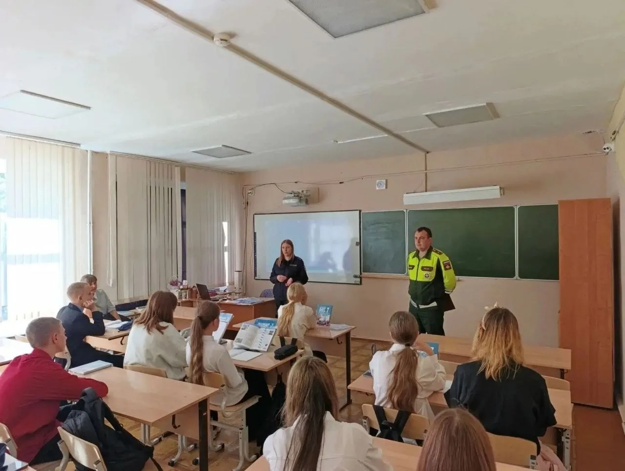 В Комсомольском районе сотрудники Госавтоинспекции провели мероприятие «Питбайк – не иг...