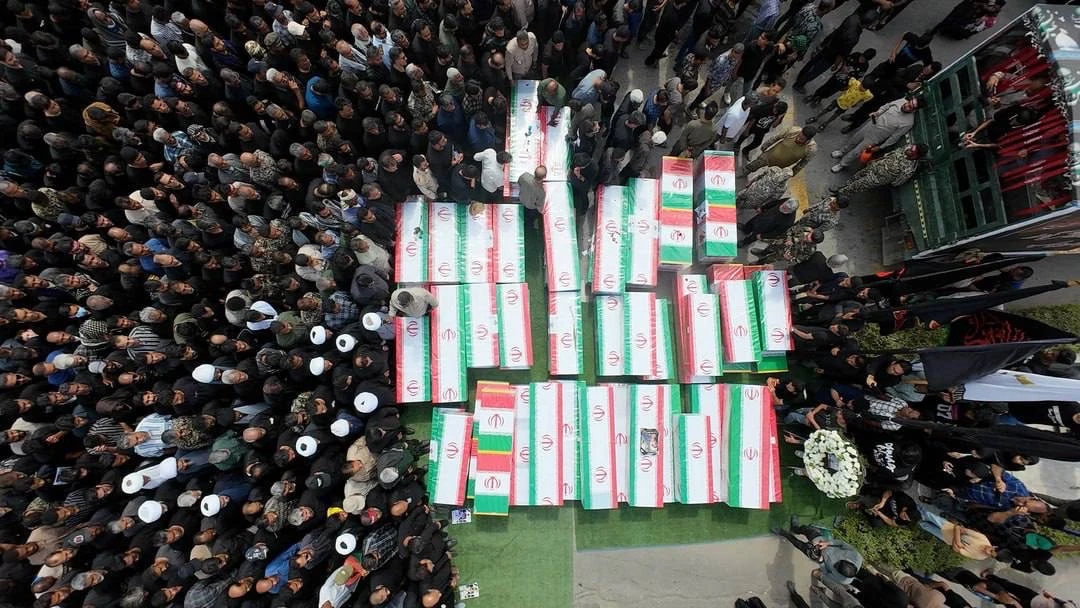 Похороны 165 детей, убитых американо-израильским ракетным ударом по школе для девочек в Иране.  Каза