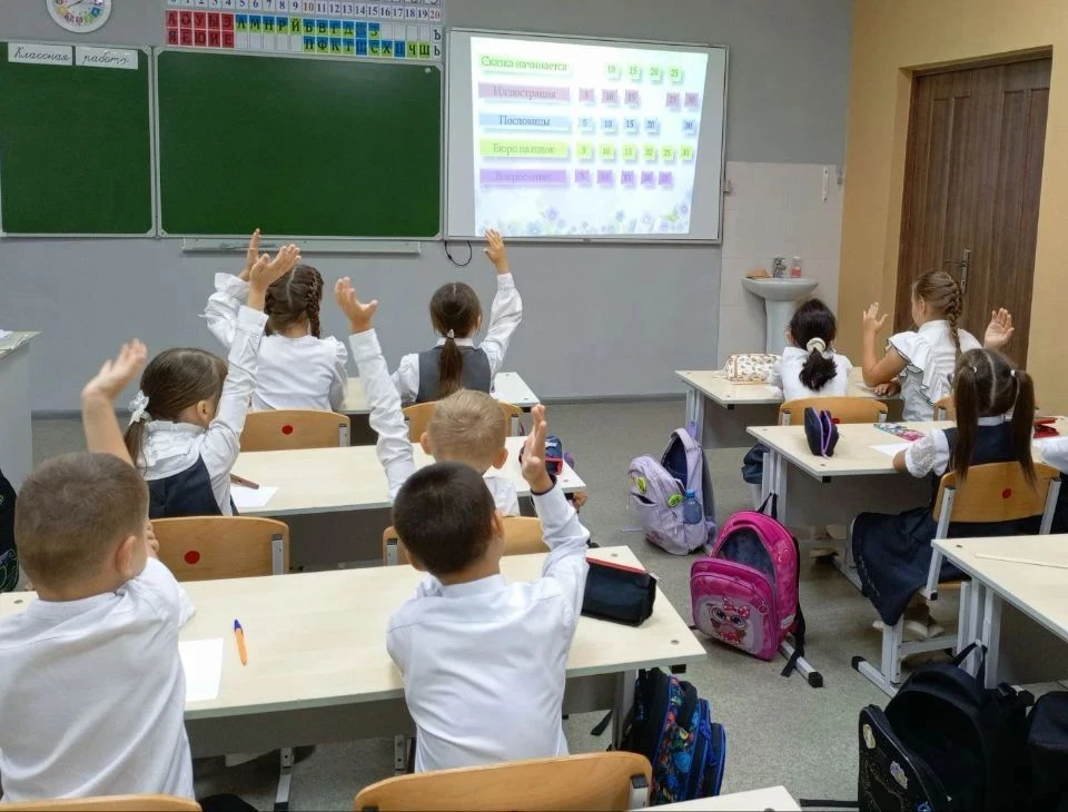 Во 2 «А» классе состоялось увлекательное занятие под названием «Живая сказка». В ходе м...